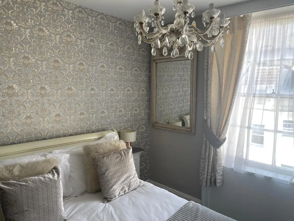 Beautiful Seaview 2 Bedroom Apartment Brighton